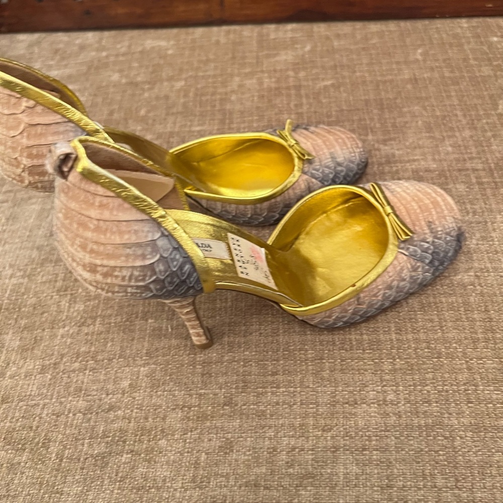 Prada vintage (circa 2004) gorgeous pink pastel tie dye lizard pumps size 38